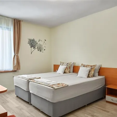 Private In Paradise By Flat Mаnаger *